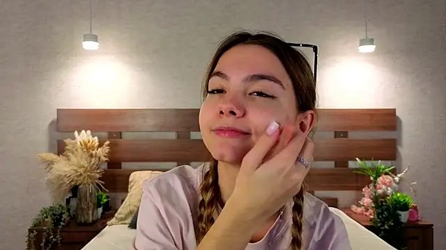 Snapshot of MargieDavidson chatting on February 2026 08:35:02 AM MargieDavidson online show from February 2026 08:35:02 AM