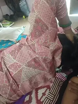 Lailamajnu1996 online show from May 2026 04:53:02 AM