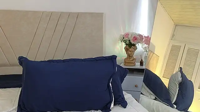 NatashaBlade  online show from November 2025 01:43:01 PM