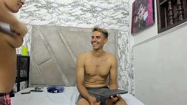 Snapshot of KiraFox1 chatting on February 2026 07:54:01 PM KiraFox1 online show from February 2026 07:54:01 PM