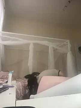 Snapshot of baeezzyy chatting on December 2025 05:31:02 PM baeezzyy online show from December 2025 05:31:02 PM