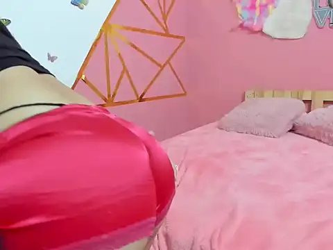 Scarlet 27 online show from November 2025 08:25:02 PM