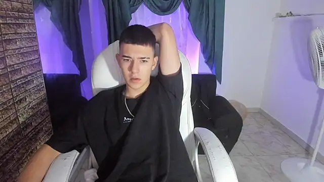 Aleck Boy online show from November 2025 09:03:01 PM