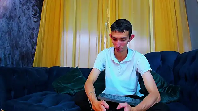 ZyroNight online show from January 2026 07:30:01 PM