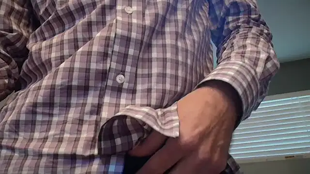 Snapshot of centerfieldshow chatting on November 2025 10:14:02 PM centerfieldshow online show from November 2025 10:14:02 PM