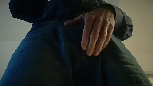 Snapshot of centerfieldshow chatting on February 2026 09:02:01 PM centerfieldshow online show from February 2026 09:02:01 PM