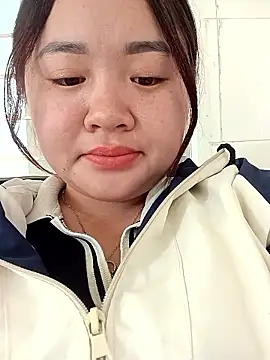 Bee-bgolden online show from November 2025 01:03:02 AM