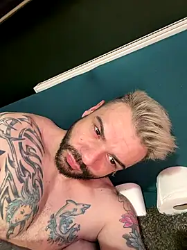 Snapshot of Dvpop chatting on November 2025 03:39:02 AM Dvpop online show from November 2025 03:39:02 AM