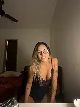 Snapshot of kaakzinha chatting on November 2025 09:24:01 PM kaakzinha online show from November 2025 09:24:01 PM