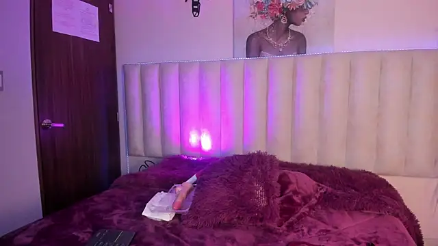 Isabella Crofts online show from December 2025 02:51:01 AM