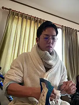 Snapshot of ippei0001 chatting on February 2026 04:10:01 AM ippei0001 online show from February 2026 04:10:01 AM