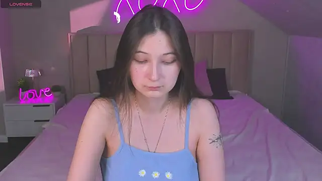 Snapshot of Ella_Burns chatting on April 2026 01:14:01 AM Ella Burns online show from April 2026 01:14:01 AM