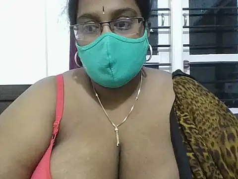 hootypriya online show from December 2025 05:32:01 PM