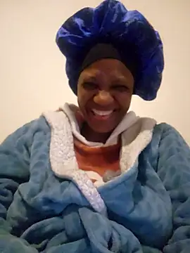 Snapshot of Mommy_Sienna chatting on April 2026 04:15:02 AM Mommy Sienna online show from April 2026 04:15:02 AM