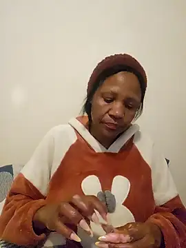 Snapshot of Mommy_Sienna chatting on May 2026 08:36:01 PM Mommy Sienna online show from May 2026 08:36:01 PM