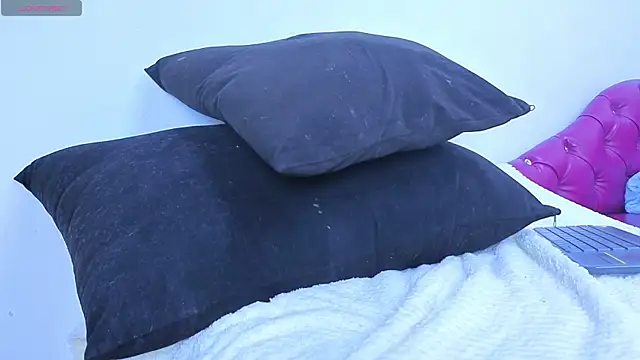 Julieta horney online show from November 2025 03:02:01 PM