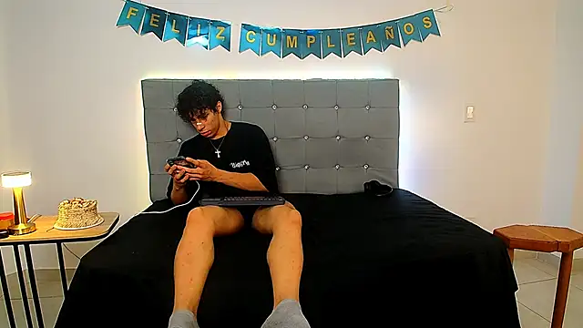 chris evans27 online show from November 2025 03:20:02 AM