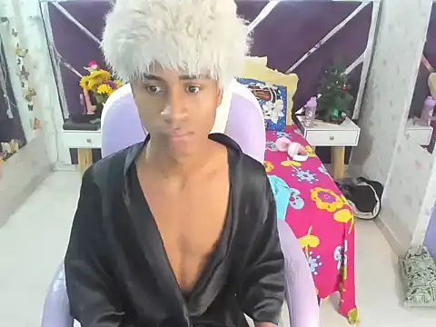 Snapshot of Santy_bigcock_01 chatting on November 2025 12:33:02 PM Santy bigcock 01 online show from November 2025 12:33:02 PM