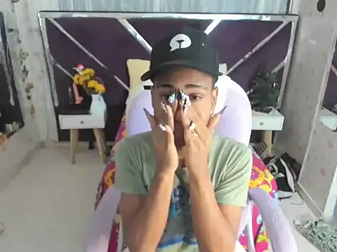 Snapshot of Santy_bigcock_01 chatting on November 2025 11:36:02 AM Santy bigcock 01 online show from November 2025 11:36:02 AM