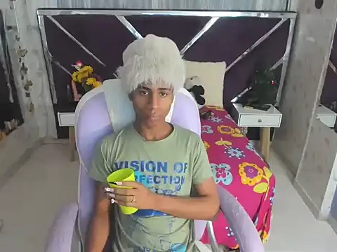 Snapshot of Santy_bigcock_01 chatting on November 2025 02:00:02 AM Santy bigcock 01 online show from November 2025 02:00:02 AM