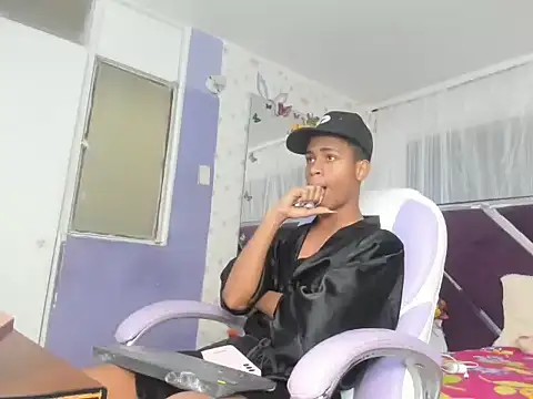 Snapshot of Santy_bigcock_01 chatting on November 2025 02:06:01 PM Santy bigcock 01 online show from November 2025 02:06:01 PM