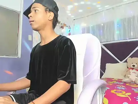 Snapshot of Santy_bigcock_01 chatting on January 2026 04:33:02 PM Santy bigcock 01 online show from January 2026 04:33:02 PM