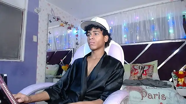 Snapshot of Santy_bigcock_01 chatting on May 2026 01:18:01 PM Santy bigcock 01 online show from May 2026 01:18:01 PM