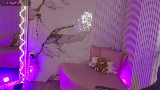 PEACHY TAY online show from March 2026 11:49:01 AM