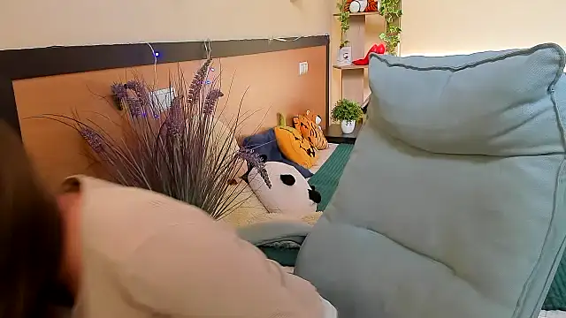 Nesie-Stoun online show from November 2025 09:48:02 AM