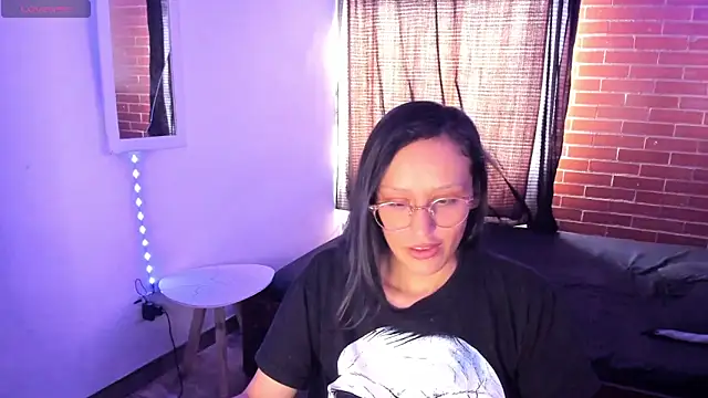 Snapshot of Samantha_Devil chatting on December 2025 05:31:02 PM Samantha Devil online show from December 2025 05:31:02 PM