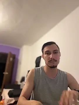 mihneaxxx online show from April 2026 06:20:01 PM