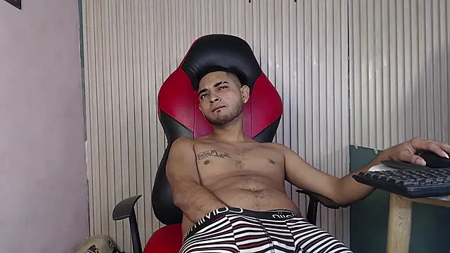 Snapshot of Cat_2_ chatting on November 2025 04:29:01 PM Cat 2 online show from November 2025 04:29:01 PM