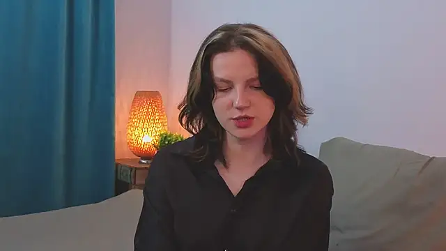 LatinaHuguenin online show from April 2026 09:12:02 PM