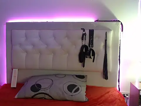 Isa Boom online show from December 2025 11:49:02 AM