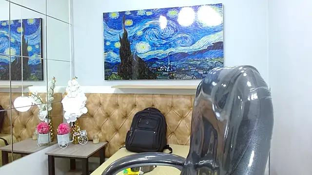 Liams18 online show from December 2025 09:19:02 PM