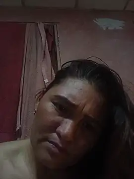 Leona-Pig online show from December 2025 08:17:01 PM