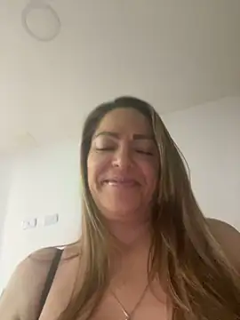 Snapshot of kamila_Vixen chatting on November 2025 07:25:02 PM kamila Vixen online show from November 2025 07:25:02 PM