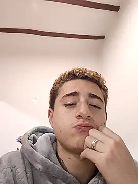 Snapshot of minervaystiven chatting on November 2025 05:17:01 AM minervaystiven online show from November 2025 05:17:01 AM