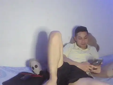 Snapshot of Elgladeador chatting on November 2025 05:13:02 PM Elgladeador online show from November 2025 05:13:02 PM