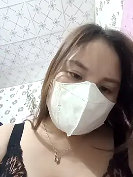 Snapshot of linh-xinh18 chatting on November 2025 06:13:02 AM linh-xinh18 online show from November 2025 06:13:02 AM