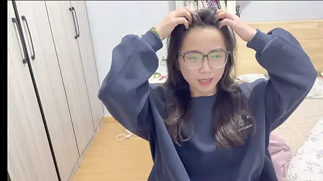 Hmm 0303 online show from February 2026 05:05:02 PM