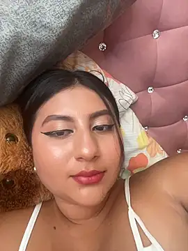 Snapshot of Roxy_luck chatting on November 2025 03:01:02 PM Roxy luck online show from November 2025 03:01:02 PM