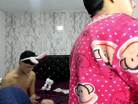 Lovers Spicy online show from November 2025 12:59:01 PM