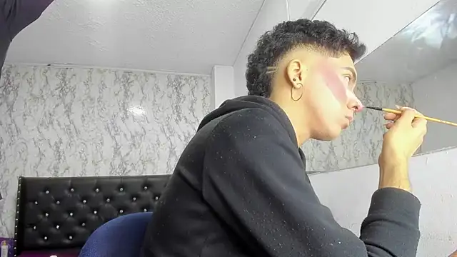 Lovers Spicy online show from December 2025 01:17:04 PM