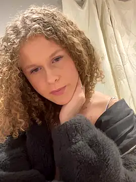 Bellaxo 1 online show from November 2025 11:32:01 PM