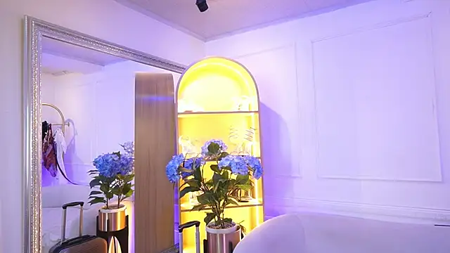 TessaaFox online show from February 2026 06:56:02 PM