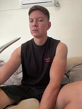 Snapshot of Maluma1995 chatting on March 2026 04:02:02 PM Maluma1995 online show from March 2026 04:02:02 PM