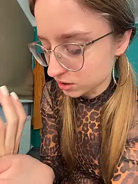 EveLunny online show from February 2026 03:05:02 AM