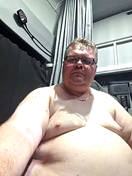 Grase44 online show from November 2025 09:25:02 PM