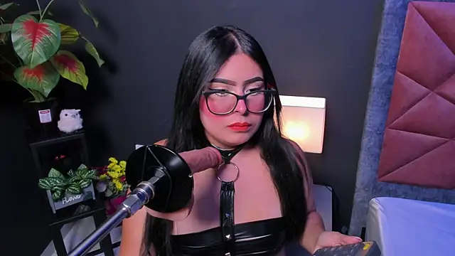 Amy whittee online show from March 2026 03:43:01 AM